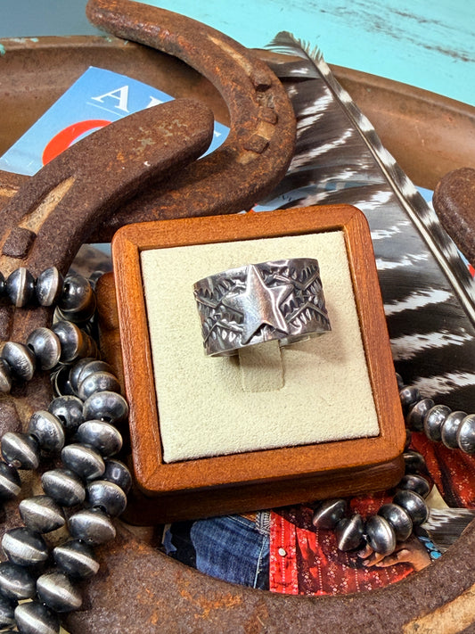 Sunshine Reeves Star Stamped Ring size 10