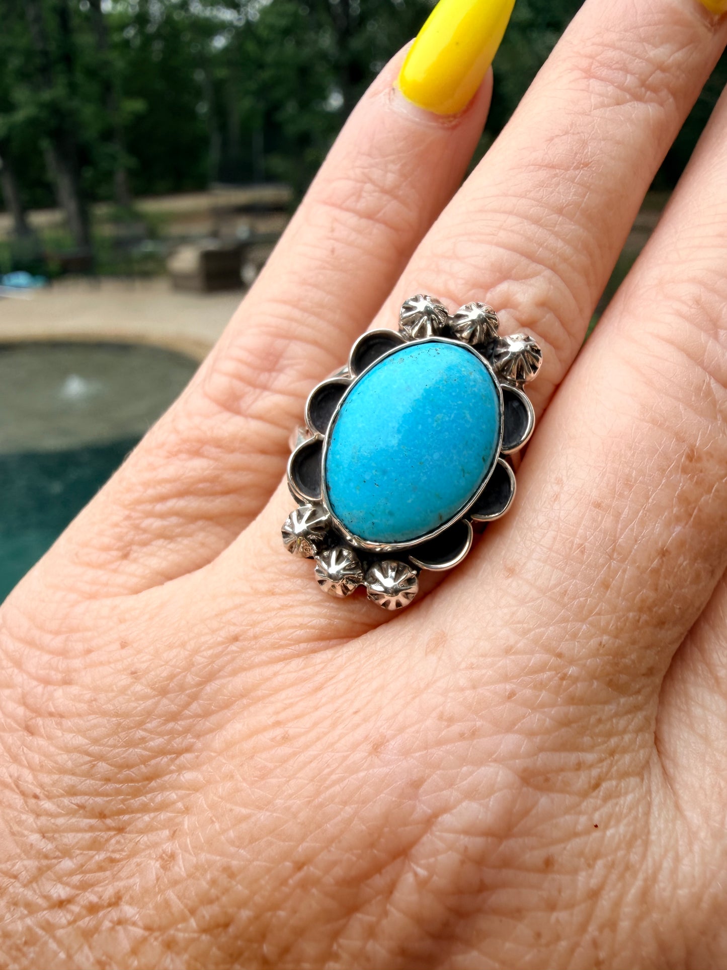 Authentic Native American Kingman Turquoise and Sterling Silver Detailed Ring By Arlene Lewis Size 7