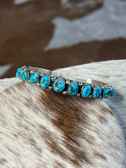 Navajo Natural Kingman Turquoise Nugget Row Sterling Silver Bracelet Hammered Cuff