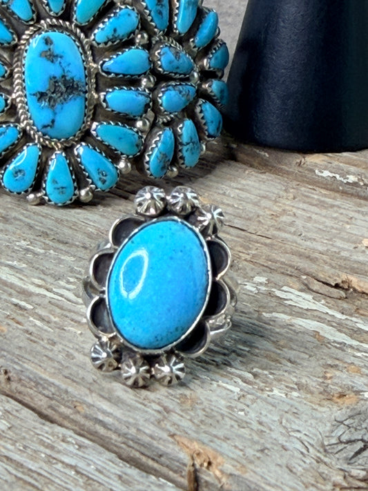 Authentic Native American Kingman Turquoise and Sterling Silver Detailed Ring By Arlene Lewis Size 7