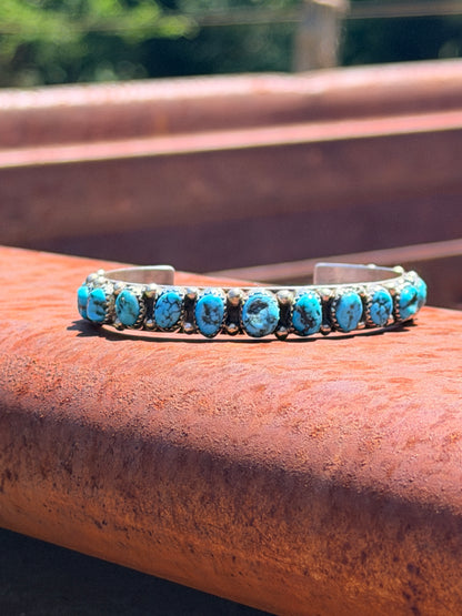 Navajo Natural Kingman Turquoise Nugget Row Sterling Silver Bracelet Hammered Cuff