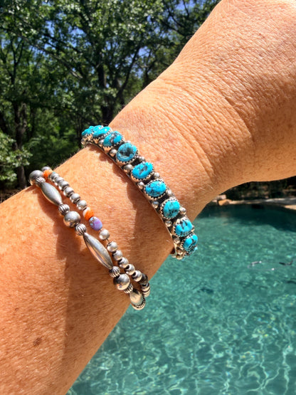 Navajo Natural Kingman Turquoise Nugget Row Sterling Silver Bracelet Hammered Cuff