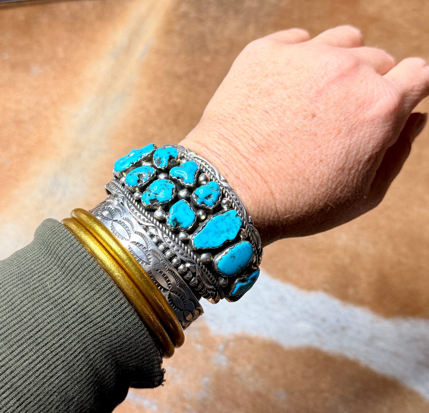 Authentic Native American, 14 Chunky Natural Kingman Turquoise Stones and Sterling Silver Cuff, Hallmarked “T”