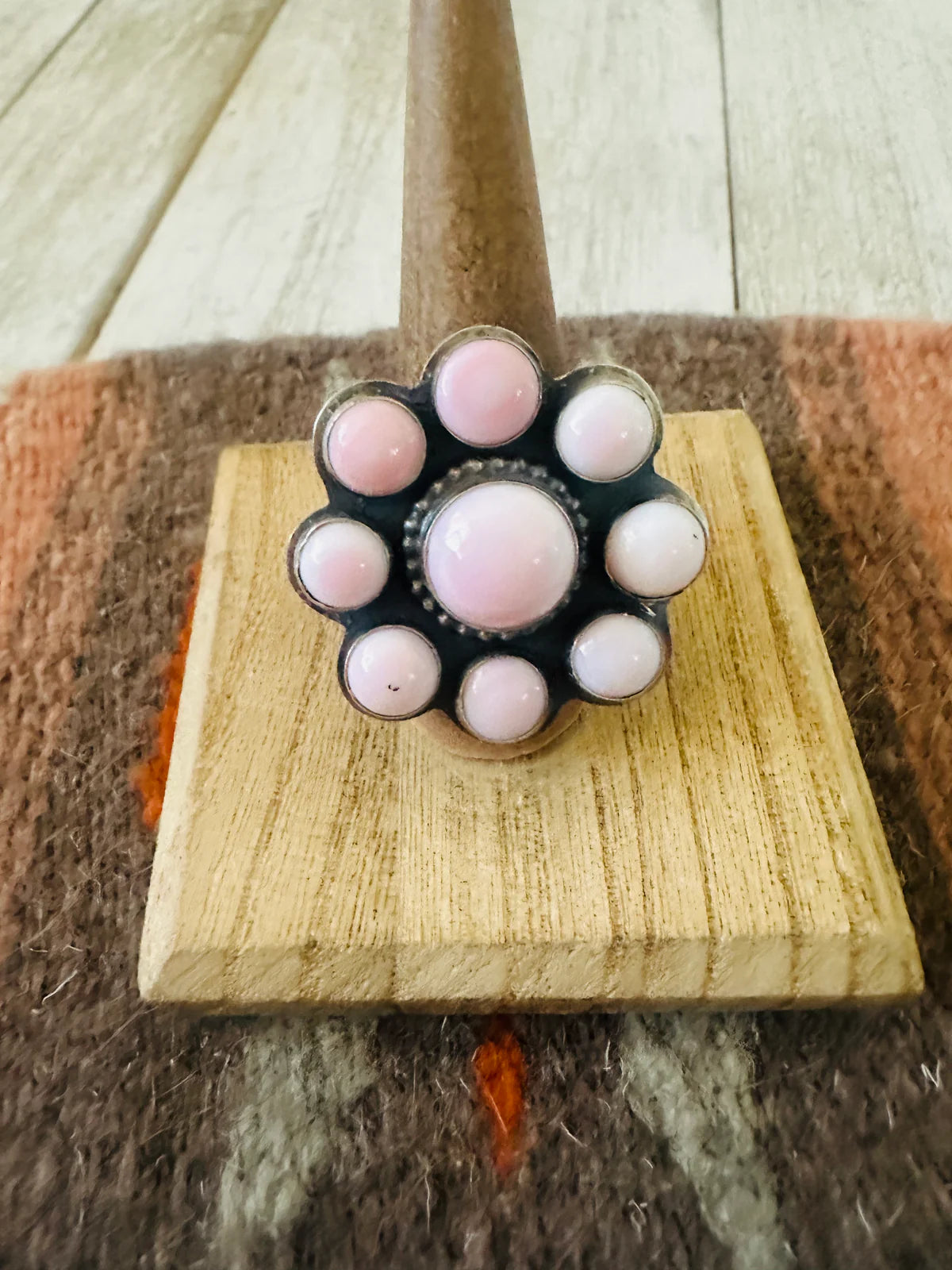 Native Made Queen Pink Conch Shell and Sterling Silver Cluster Ring Size 8.5